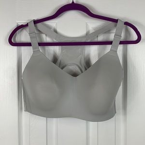 Avia lite grey racerback bra size XL/XG(A-C). Adjustable straps with circle back